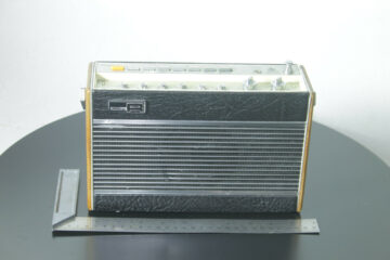 Vintage Roberts RP26-B RP26B RP26B Radio – FM/MW/LW inc Battery & Cable Working